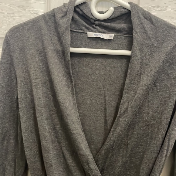 Women’s 3/4” Sleeve Sweater - Picture 3 of 5